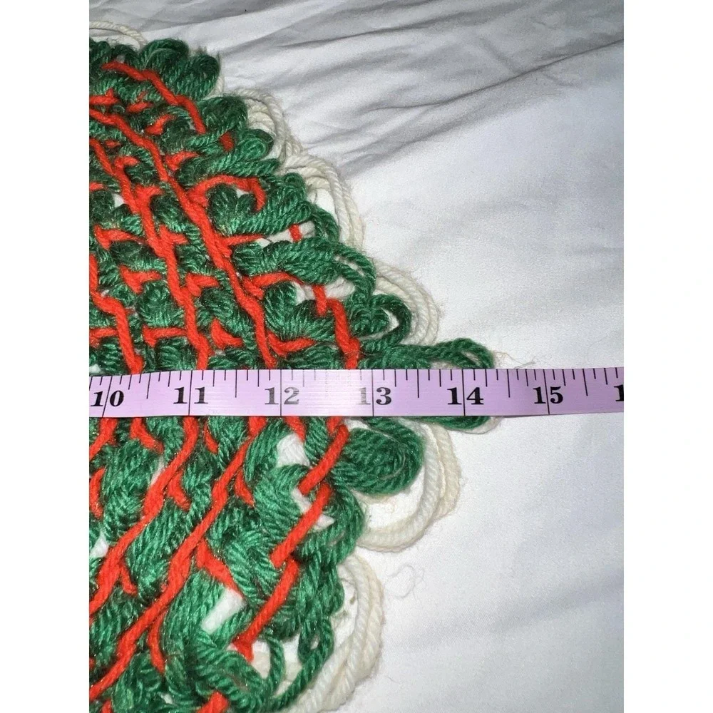 Vtg 1970s Christmas Daisy Loom Yarn Doily Hexagon Trivet Hot Pad‎ MCM